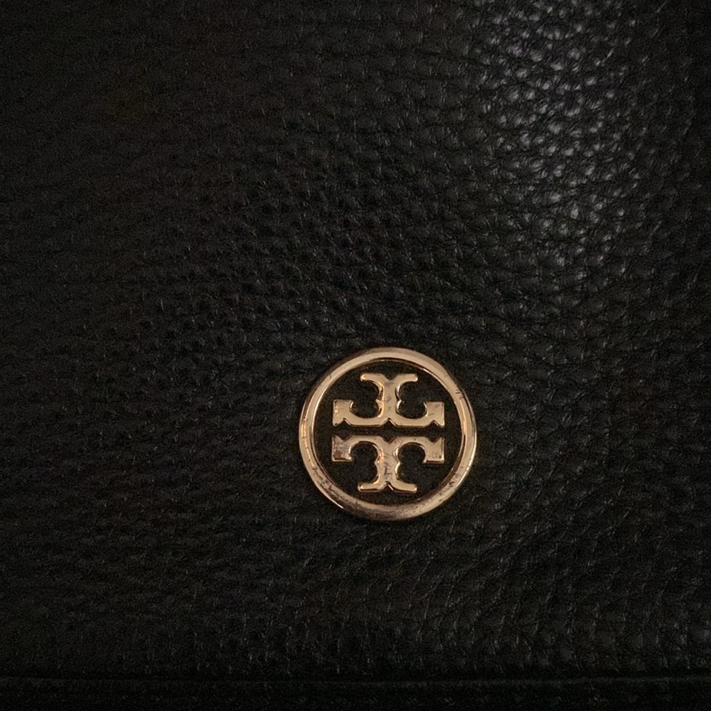Black Tory Burch crossbody purse - Picture 2 of 8